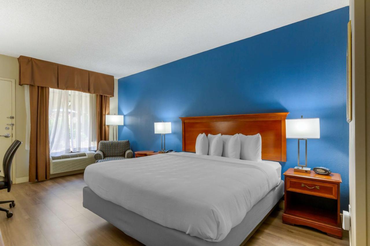 Best Western Plus Cary - Nc State מראה חיצוני תמונה