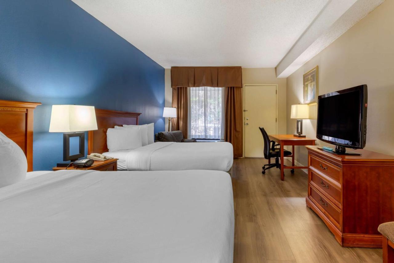 Best Western Plus Cary - Nc State מראה חיצוני תמונה